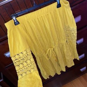 Mustard Off-Shoulder Romper 💛🌼